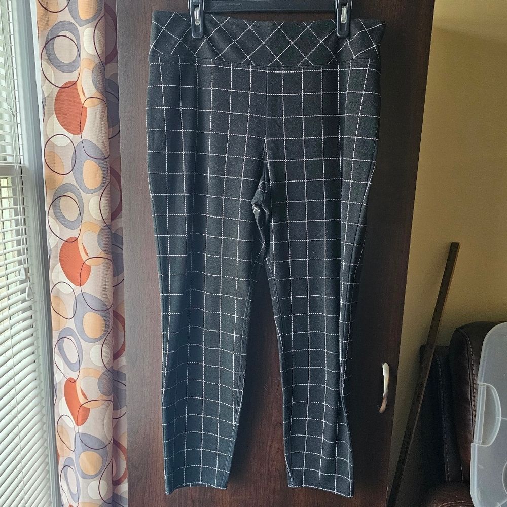 Banana Republic Black and White Checkered Pants Size Large